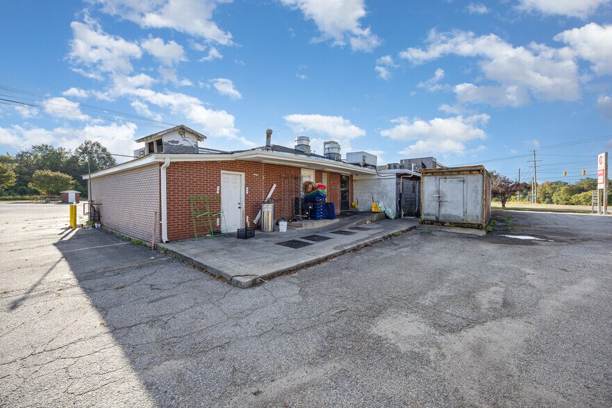 More Photos Of 8850 Statesville Blvd, Cleveland Restaurant For Sale