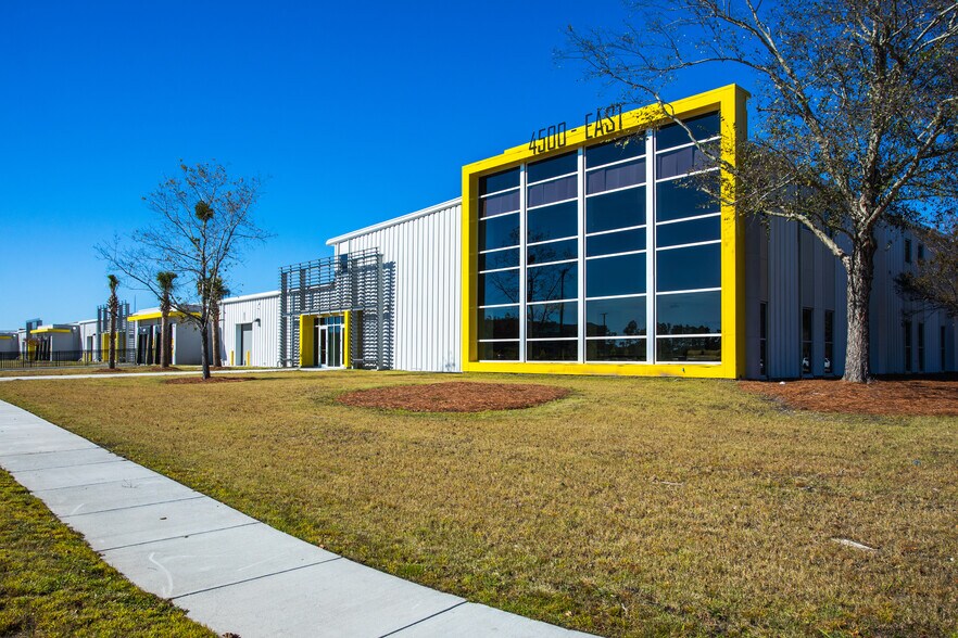More Photos Of 4500 Leeds Ave, North Charleston Manufacturing For Lease