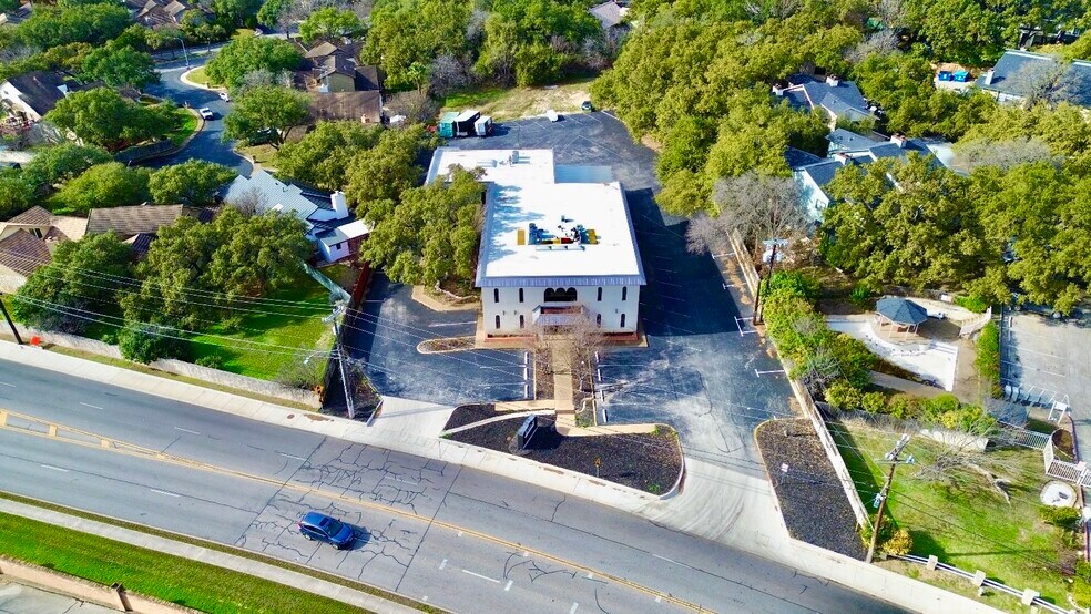 More Photos Of 975 W Bitters Rd, San Antonio Office For Lease