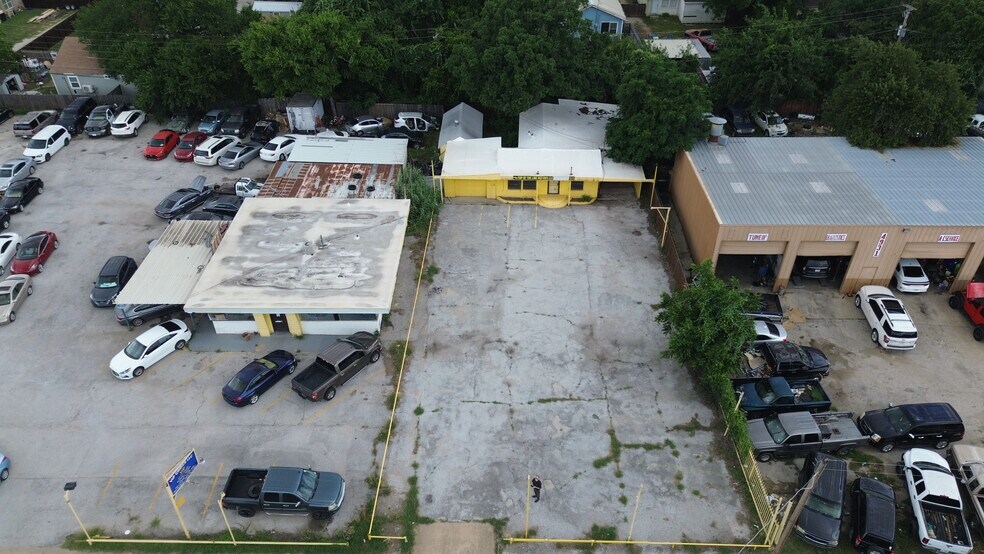 More Photos Of 4925 NE 28th St, Haltom City Auto Repair For Sale