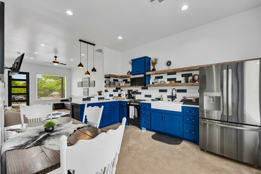 More Photos Of 115 Sheridan North St, Medicine Park Multifamily For Sale