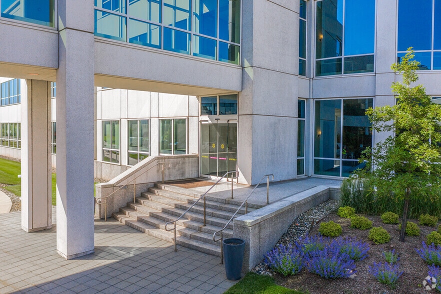 More Photos Of 1041 Route 202/206, Bridgewater Research And Development For Lease