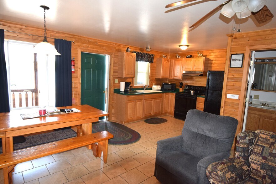 More Photos Of 109 Sinclair Rd, Sinclair Sports And Entertainment For Sale