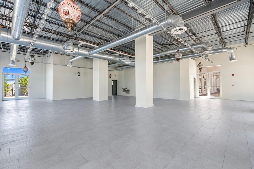 More Photos Of 3976 Destination Dr, Osprey Storefront For Sale