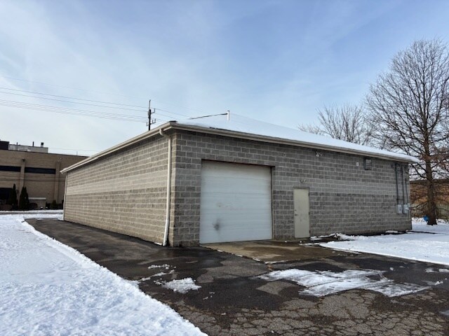 More Photos Of 225 Northfield Rd, Bedford Industrial For Sale