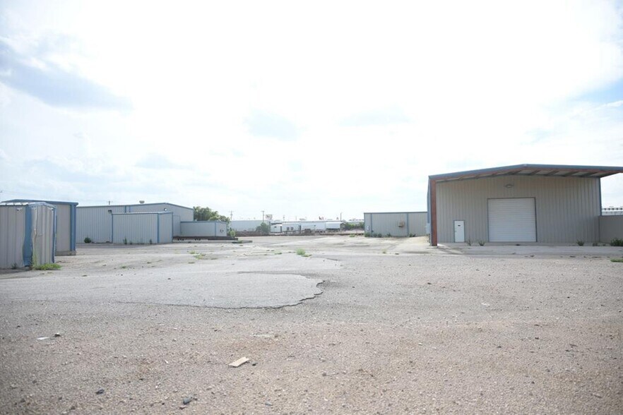 More Photos Of 3611 E State Highway 158, Midland Unknown For Lease