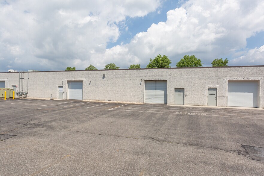 More Photos Of 760 Koehler Ave, Ronkonkoma Light Manufacturing For Lease