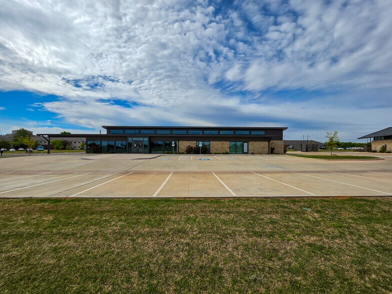 More Photos Of 6450 Central Park Blvd, Abilene Medical For Sale