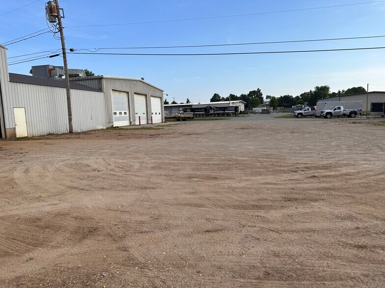 More Photos Of 3945 S Blue Star Dr, Traverse City Service For Lease
