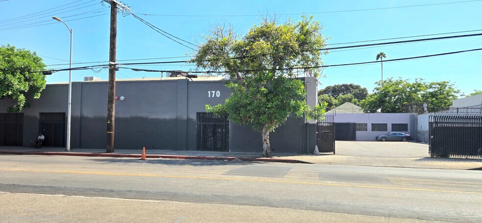More Photos Of 170 E Jefferson Blvd, Los Angeles Warehouse For Sale