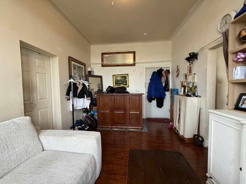 More Photos Of 2913 Jeannette St, Union City Storefront Retail Residential For Sale