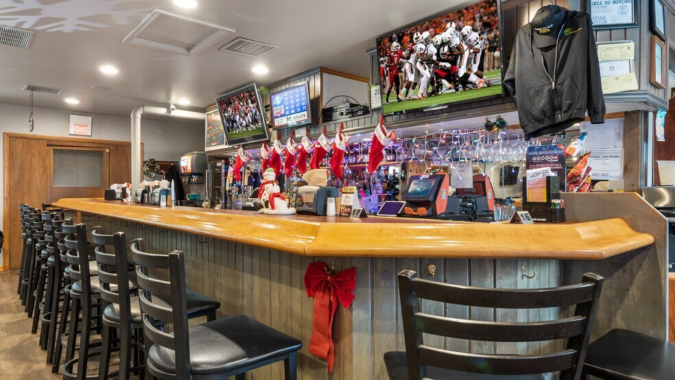 More Photos Of 12227-12229 Seymour Rd, Grass Lake Restaurant For Sale