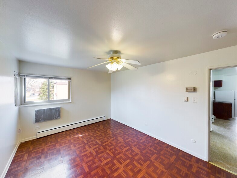 More Photos Of 1450 E 154th Pl, Dolton Apartments For Sale