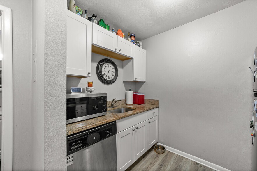 More Photos Of 5216 E Lake Rd, Sheffield Lake Apartments For Sale