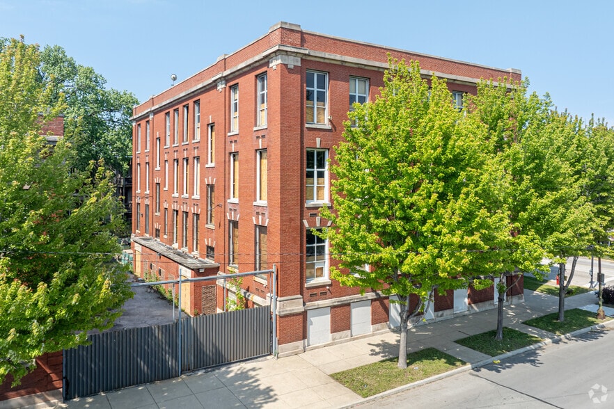 More Photos Of 4052 S Wabash Ave, Chicago Schools For Sale