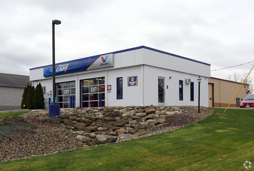 More Photos Of 4877 Mahoning Ave, Warren Auto Repair For Lease