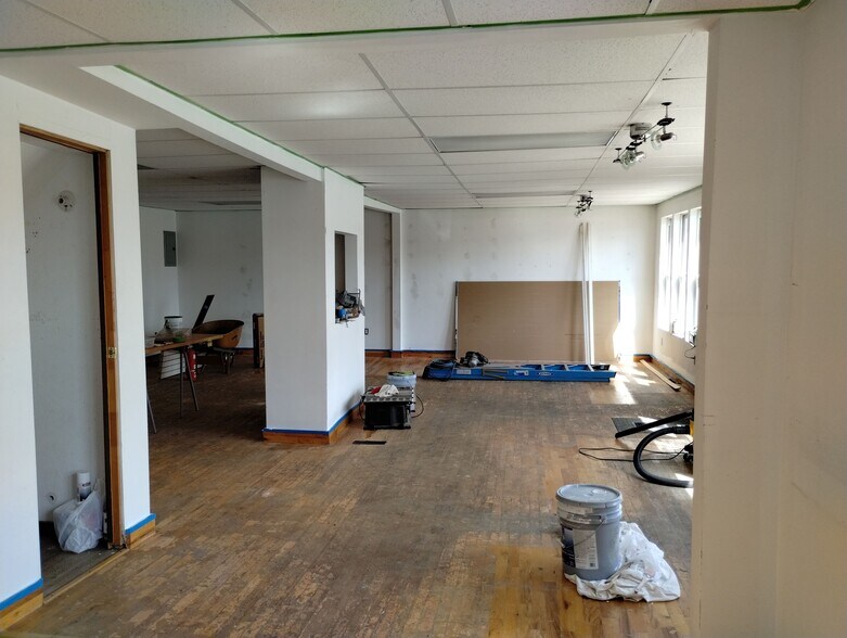 More Photos Of 34771 Vine St, Eastlake Storefront Retail Office For Sale