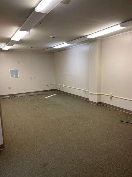 More Photos Of 2101 Sunnyside Ave, Winston-Salem Light Distribution For Lease