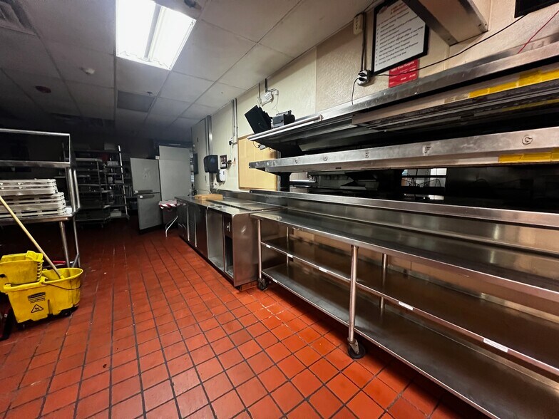 More Photos Of 407 Hackensack Ave, Hackensack Restaurant For Lease