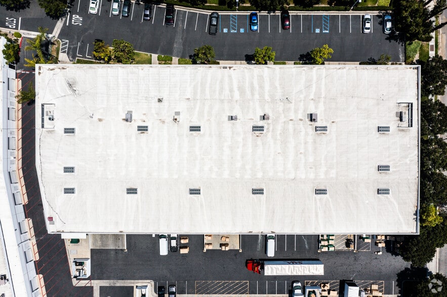 More Photos Of 12707 Rives Ave, Downey Warehouse For Lease