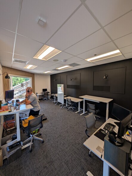 More Photos Of 705 Gold Lake Dr, Folsom Office For Lease