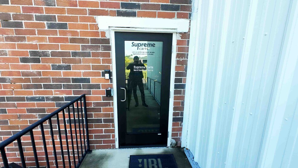 More Photos Of 7490 N 36th St, Pinellas Park Loft Creative Space For Lease