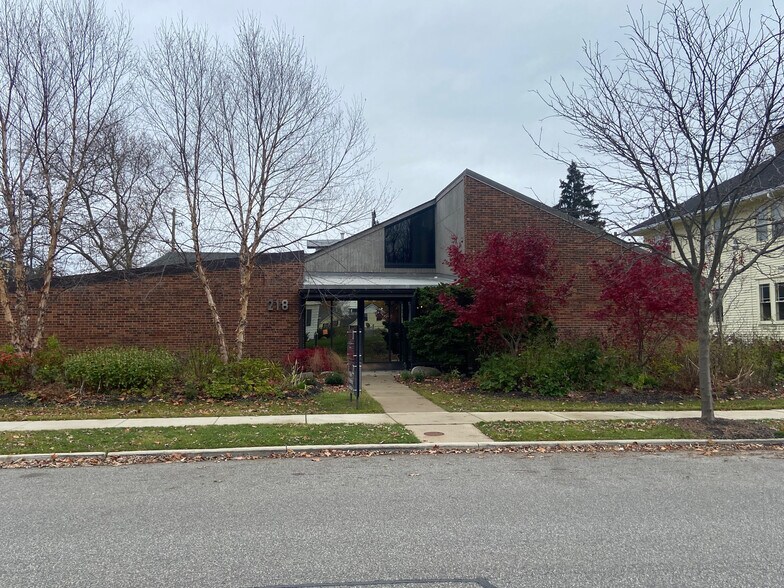 Primary Photo Of 218 S Frances St, South Bend Office For Sale
