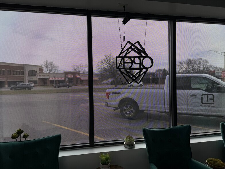 More Photos Of 32767 Woodward Ave, Royal Oak Storefront For Lease