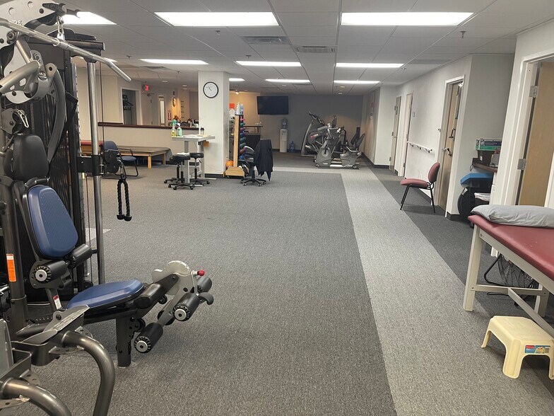 More Photos Of 561 Cranbury Rd, East Brunswick Medical For Sale