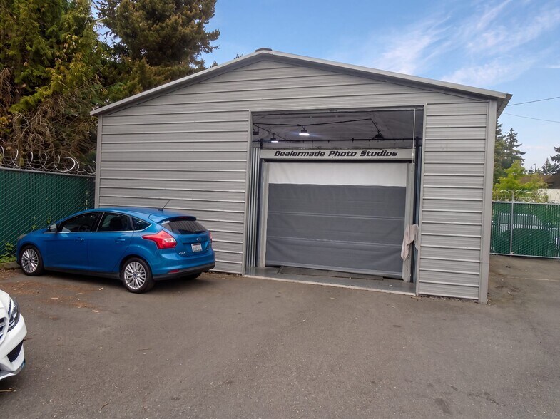 More Photos Of 16042 1st Ave S, Burien Auto Dealership For Sale