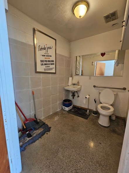 More Photos Of 5583-5597 W Pico Blvd, Los Angeles Unknown For Lease