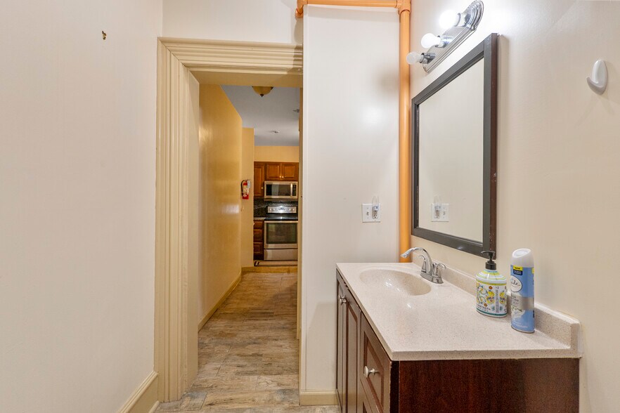 More Photos Of 1010 Pennsylvania Ave SE, Washington Hospitality For Sale