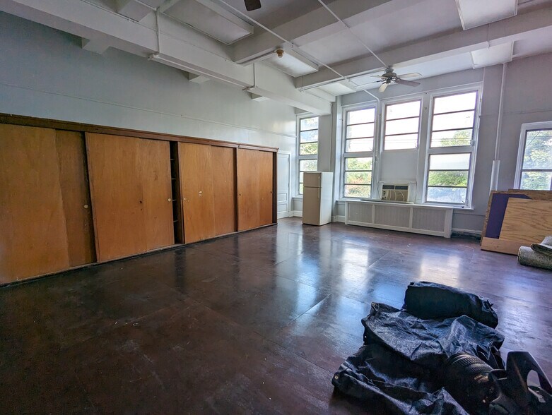 More Photos Of 1901 W Tioga St, Philadelphia Schools For Sale