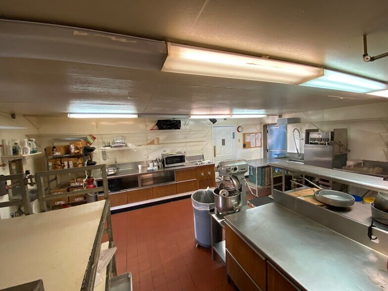 More Photos Of 421 N Lake Dr, Lexington Lodge Meeting Hall For Sale