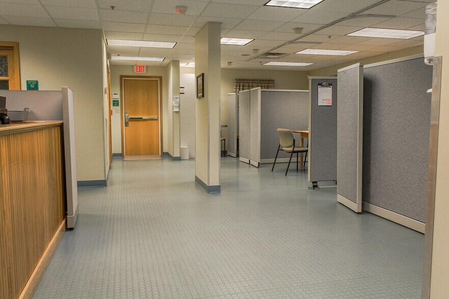 More Photos Of 25 Long Creek Dr, South Portland Medical For Sale