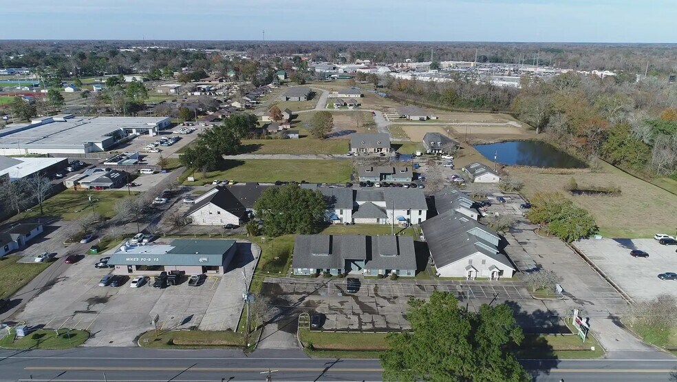 More Photos Of 1068 E Worthy St, Gonzales Office For Lease
