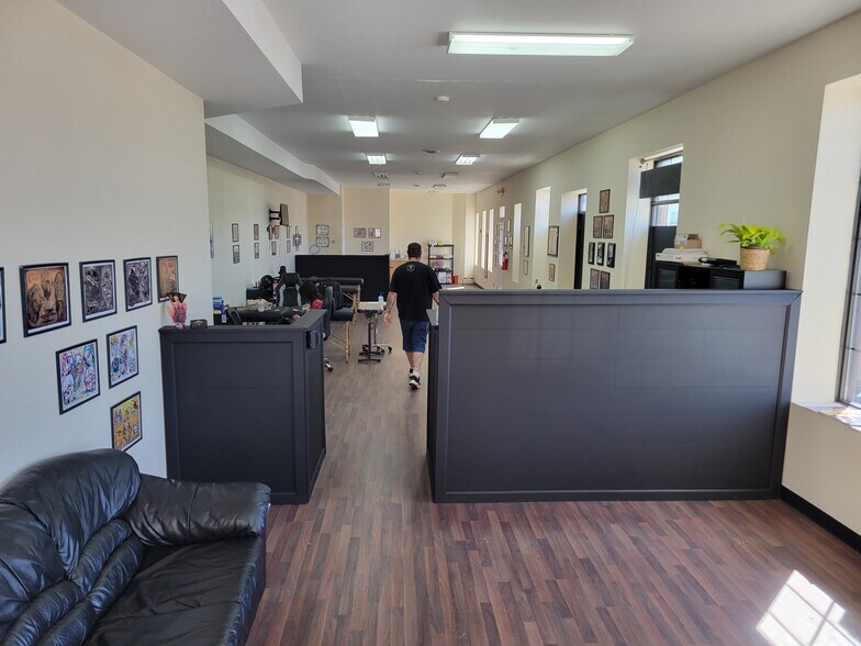 More Photos Of 221-223 Herald Pl, Syracuse Storefront Retail Residential For Sale