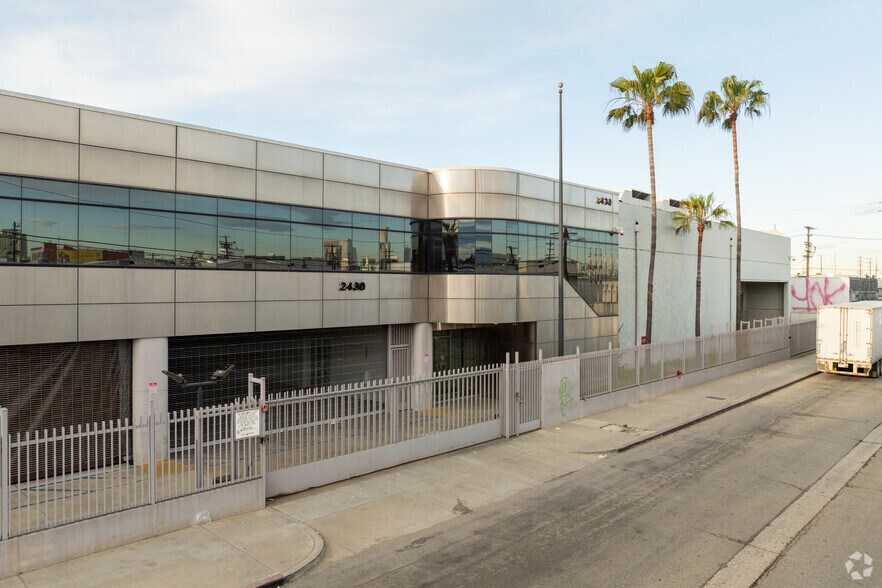 Primary Photo Of 2430 Porter St, Los Angeles Light Distribution For Lease