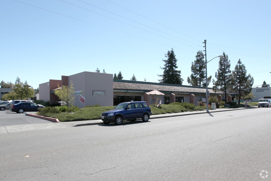 More Photos Of 3450 Airway Dr, Santa Rosa Showroom For Lease