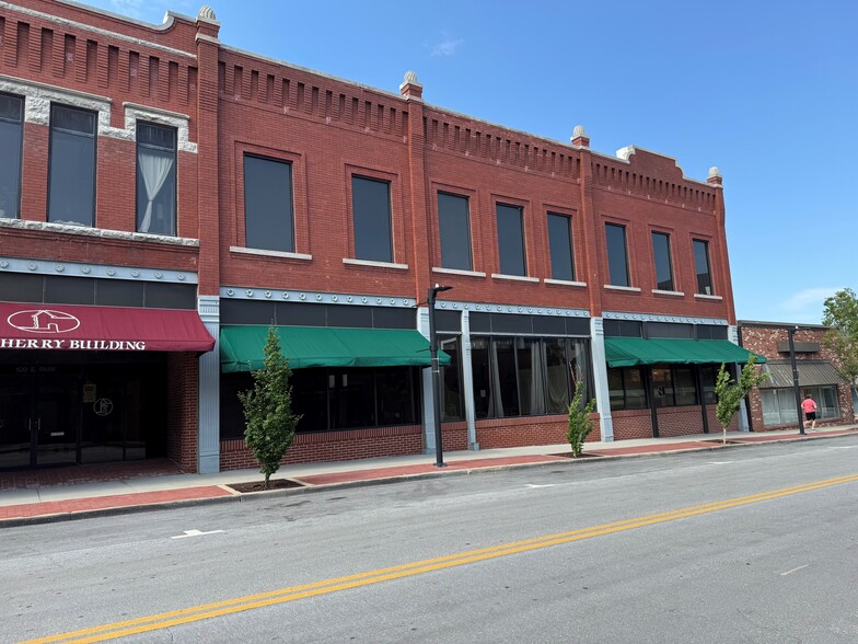 More Photos Of 100 E Park St, Olathe Office For Lease