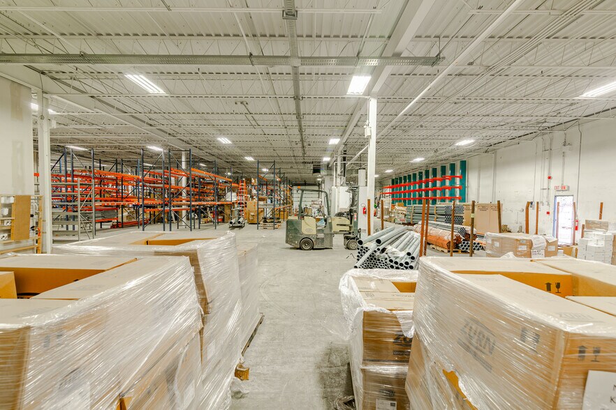 More Photos Of 1283 Algoma Rd, Gloucester Showroom For Lease