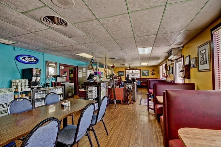 More Photos Of 505 S Main St, Florence Restaurant For Sale