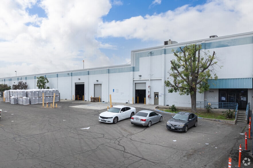 Primary Photo Of 2626 S Maple Ave, Fresno Distribution For Lease