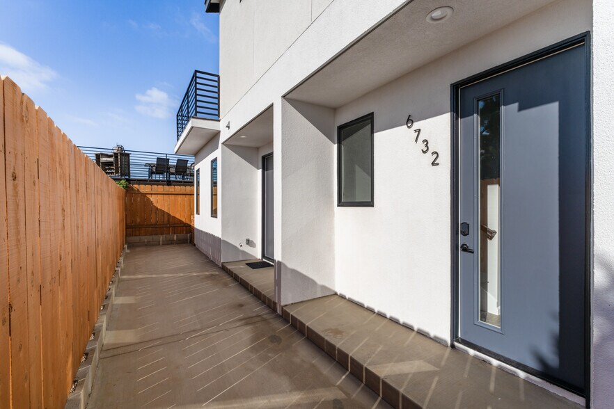 More Photos Of 6728 Thomson Ct, San Diego Apartments For Sale