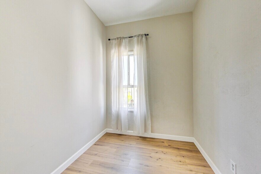 More Photos Of 2811-2815 Telegraph Ave, Berkeley Storefront Retail Residential For Sale