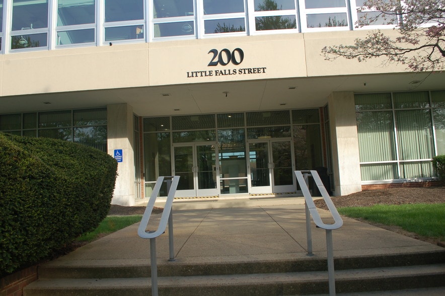More Photos Of 200 Little Falls St, Falls Church Office For Lease