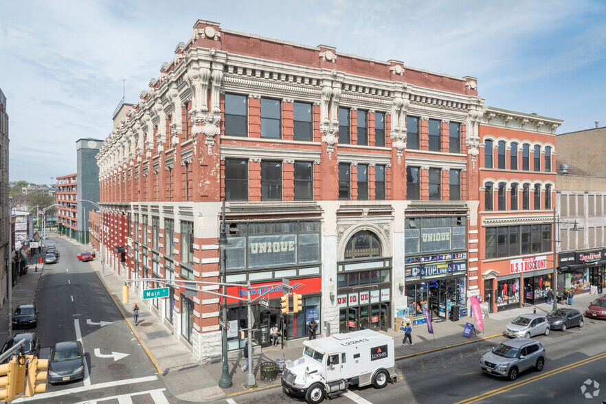 Primary Photo Of 186 Main St, Paterson Office For Sale