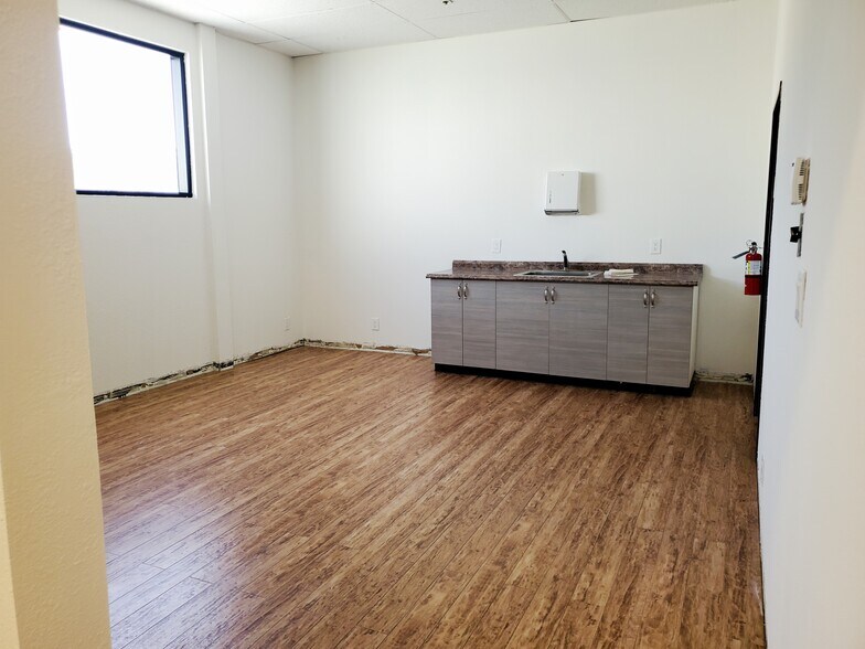 More Photos Of 90 Great Oaks Blvd, San Jose Research And Development For Lease