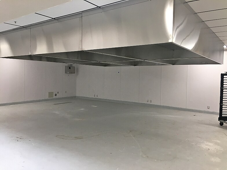 More Photos Of 175 Lewis Rd, San Jose Light Manufacturing For Sale