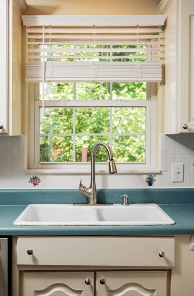 More Photos Of 84-86 Benson Rd, Travelers Rest Specialty For Sale